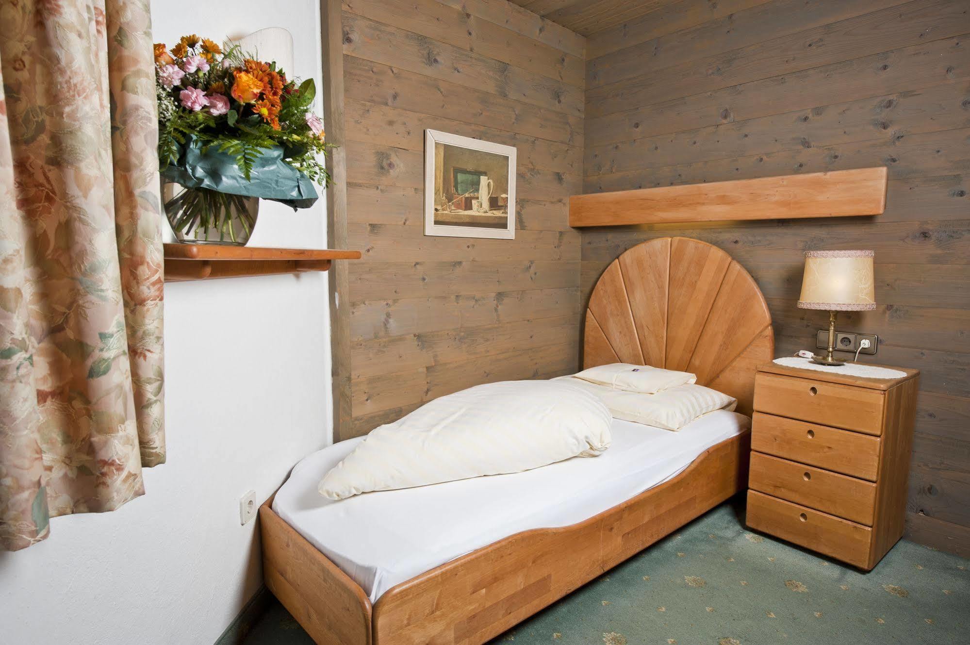 Haus Stefanie - Adults Only Hotel Зеефелд в Тирол Екстериор снимка